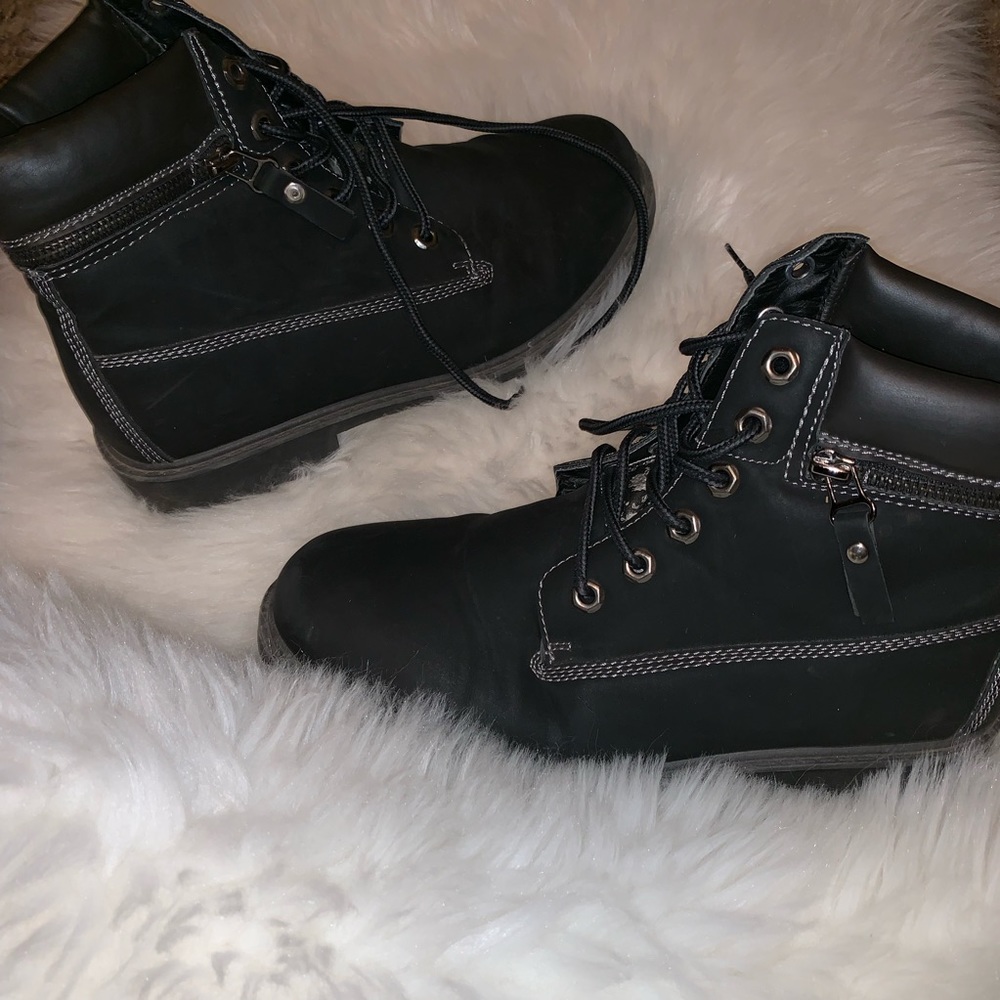 Boots 😍🖤